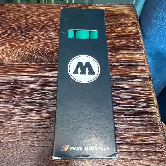 Molotow One4All Acrylic Twin Pump Marker in Lagoon Blue. 1.5mm/4mm Nibs. 3 Pack. - Picture 7 of 13